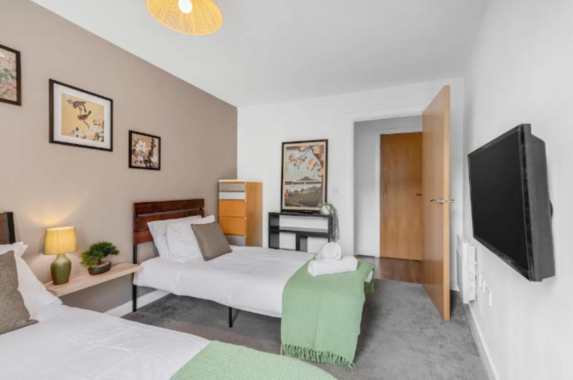Oriental Suite 2 Bed 2 Bath Netflix And Free Parking, Games- Maihom Birmingham Eksteriør bilde