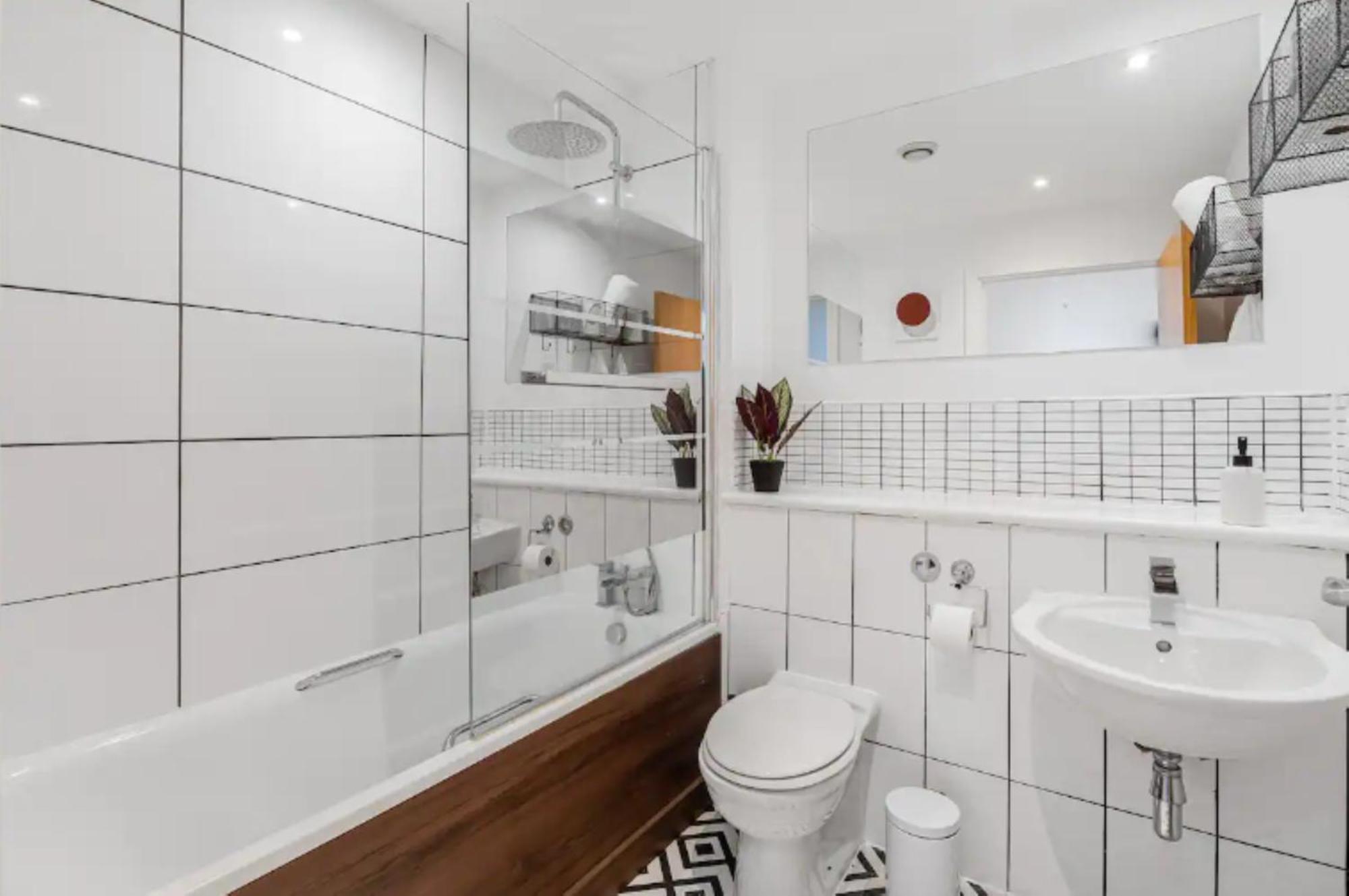 Oriental Suite 2 Bed 2 Bath Netflix And Free Parking, Games- Maihom Birmingham Eksteriør bilde